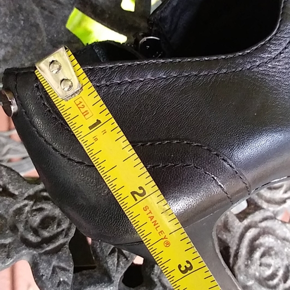 Vince Camuto heels - Picture 9 of 13